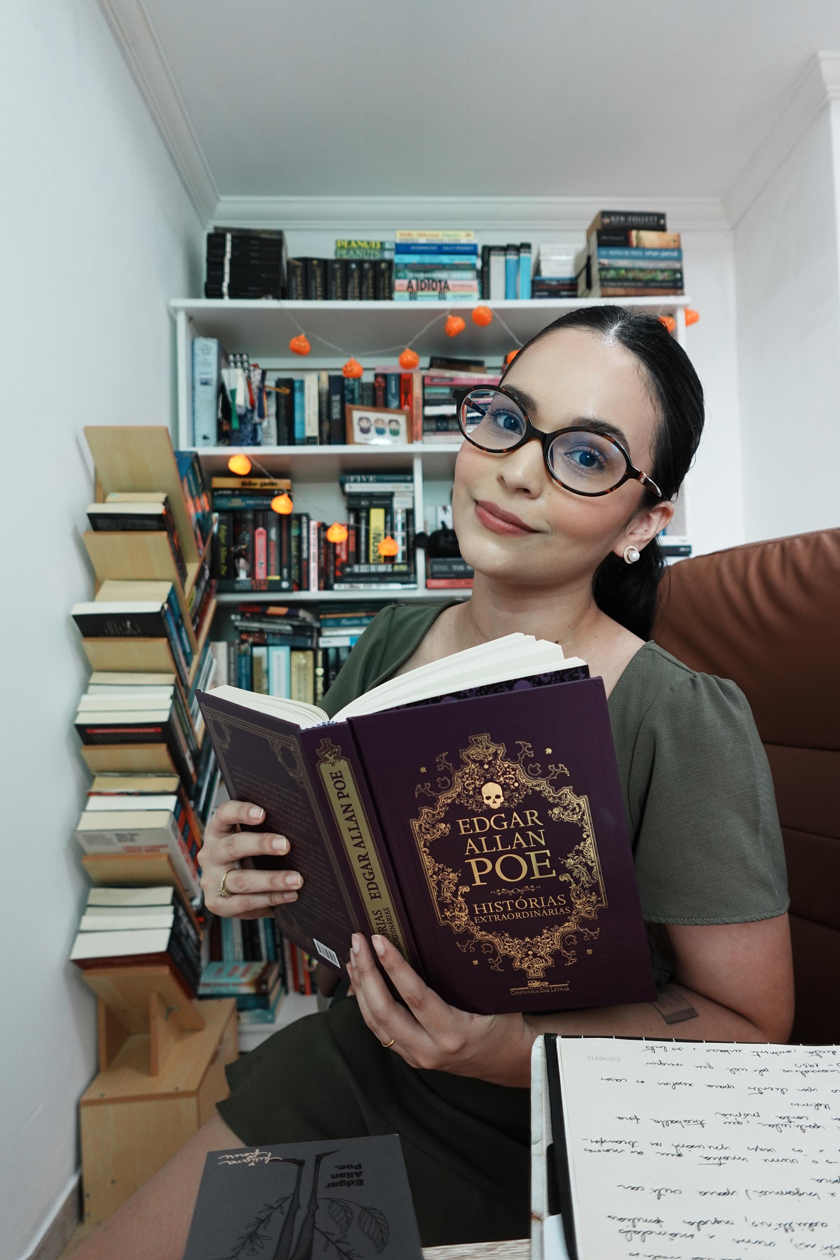 Sabrinna, curadora literária e idealizadora do curso Ecos de Charlotte